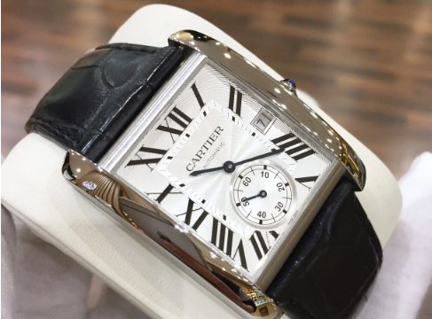 為什么卡地亞手表要進(jìn)行洗油保養(yǎng)？（卡地亞手表洗油保養(yǎng)的原因）