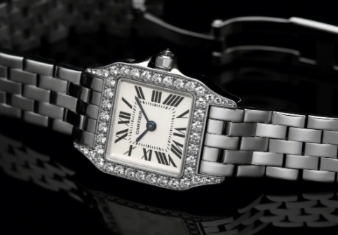 為什么卡地亞手表的表盤會(huì)變色？