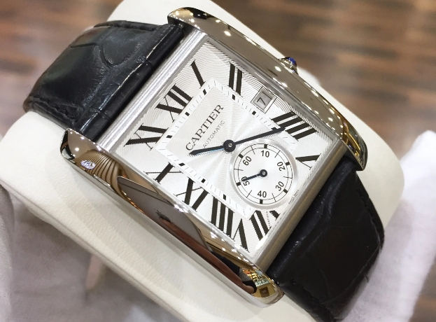 卡地亞手表出現(xiàn)劃痕處理方法是什么(如何輕松處理卡地亞手表劃痕問題)