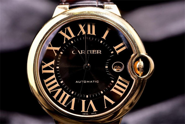 卡地亞表盤劃痕怎么修復（專業(yè)保養(yǎng)與日常護理技巧）（圖）