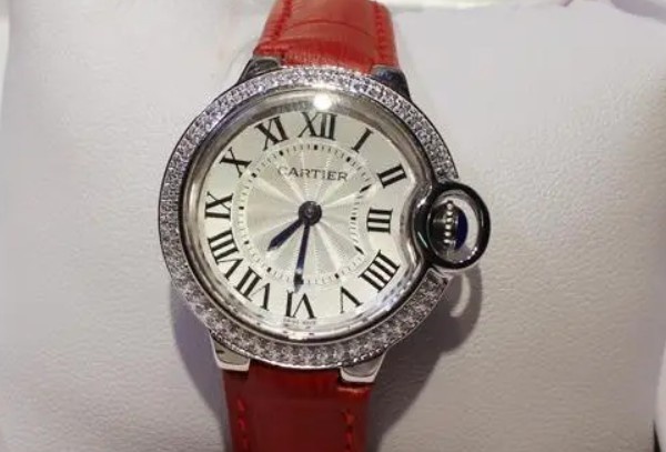 卡地亞腕表表針變色解決技巧推薦（保養(yǎng)與修復(fù)方法詳解）（圖）